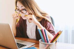 Bloczki reklamowe: Skuteczne narzędzie marketingowe z personalizacją i różnorodnością formatów